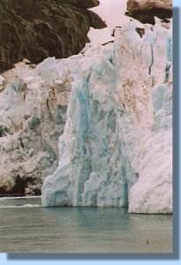 The terminal face of the Risting glacier at close sight