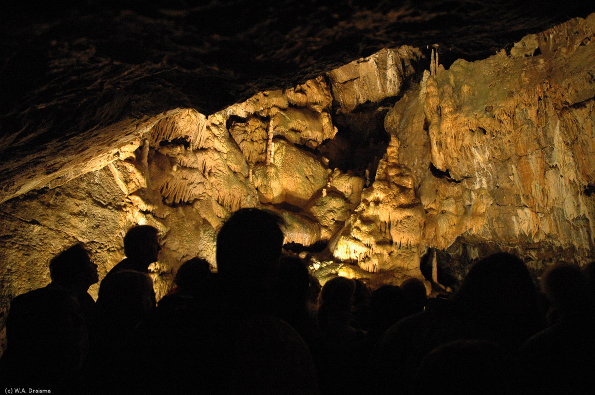 De eerste zaal van de grotten van Hotton