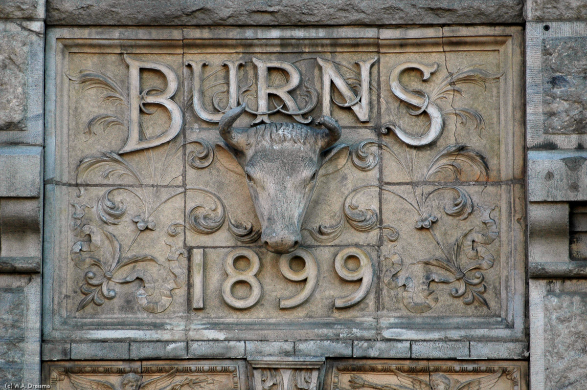 The town of Nelson has over 350 designated heritage buildings. One of them is Burns Building, designed for millionaire cattle king, Patrick Burns. The data stone over the entranceway gives a clear indication of Burns' business.