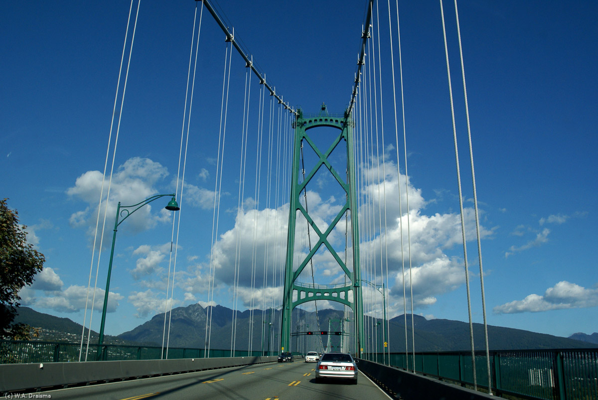 The Lions Gate Bridge is a 1823m long suspension bridge that connects downtown Vancouver to the municipalities at the other side of Burrard Inlet.