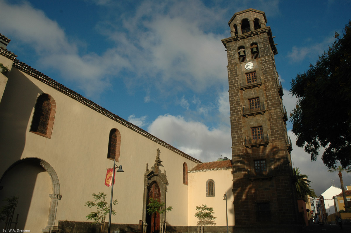 The Iglesia de La Concepción was the first parish church of Tenerife and built after celebrating the Corpus Christi festivities for the first time in Tenerife in 1496. The tower was finished in 1697 and is a landmark symbol of La Laguna.