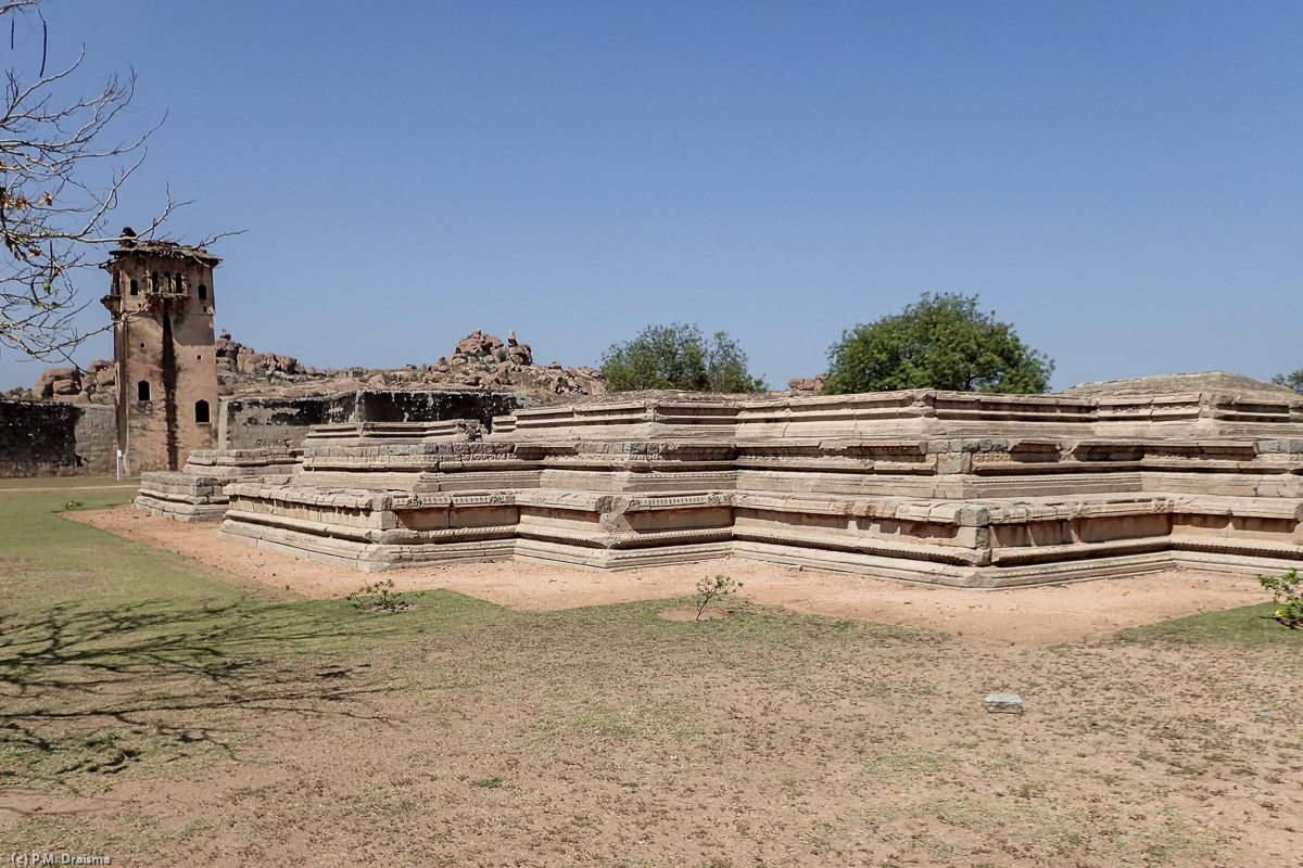 Queen's Palace, Hampi