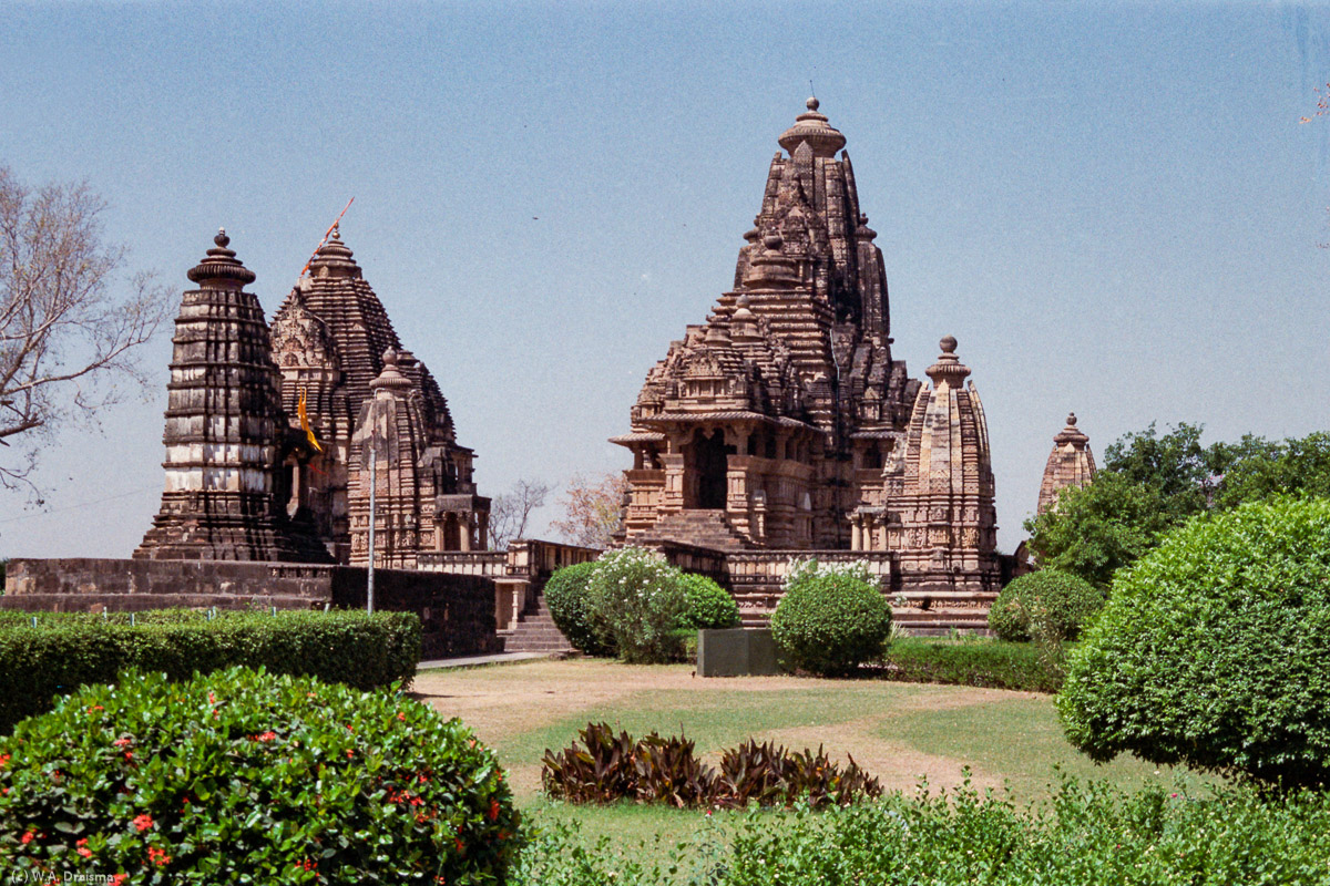 Lakshmana Temple and Matangeshvara Temple, Khajuraho