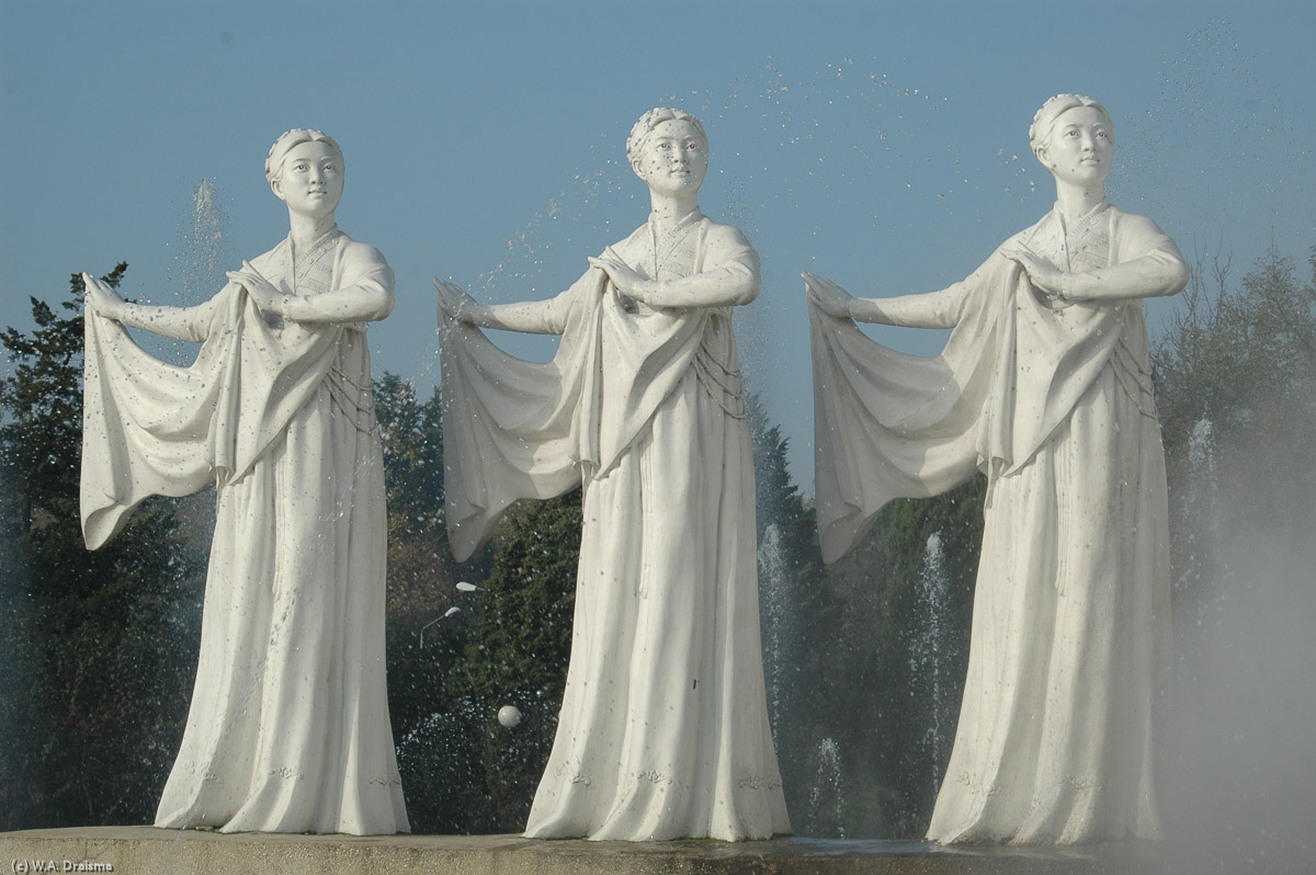 The Mansudae Fountain Park also contains beautiful marble sculptures like these three women.