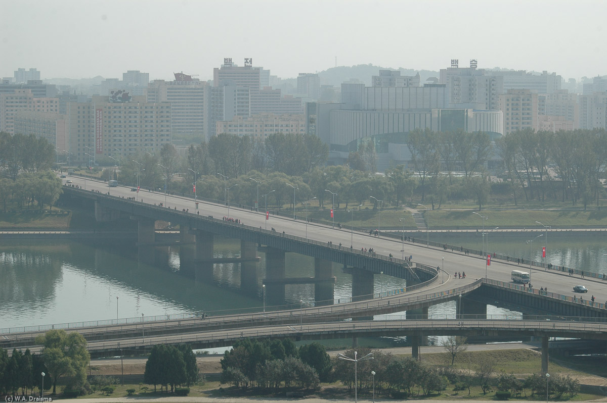 Seen from the Chongryu Pavillion on the riverside of Moran Hill Okryu Bridge doesn't seem to be too filled with vehicles. From a Westerner's perspective all Pyongyang's streets are pleasantly empty.