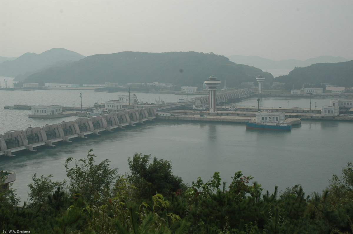 The Barrage took 5 years to complete and opened in 1986. One of the aims is to control the tides and reduce the chances of catastrophic flooding from Nampho all the way to Pyongyang.
