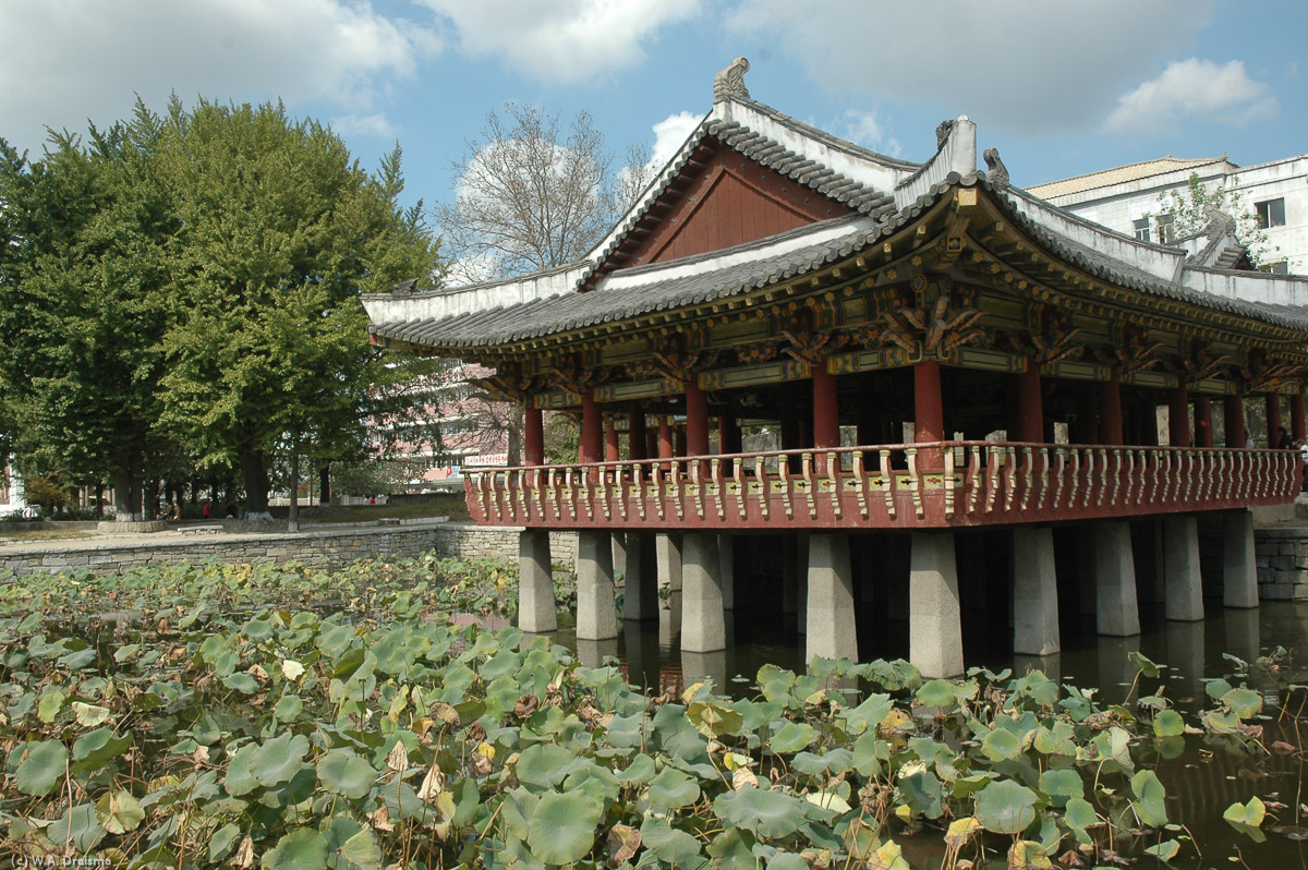 Puyong Pavillion was originally built in the Ri dynasty on 26 piles over a lotus pond. Burnt down in the Korean War it was restored in October Juche 92 (2003).