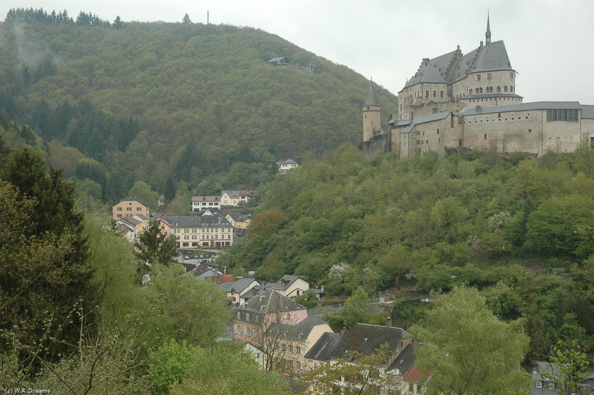 Perched on top of a large rock in the valley of the Our river, in the town of Vianden lies Vianden Castle, also known as Oranienburg. The original castle was build between the 11th and 14th century on top of an earlier Roman fortification and a Carolinean refuge.