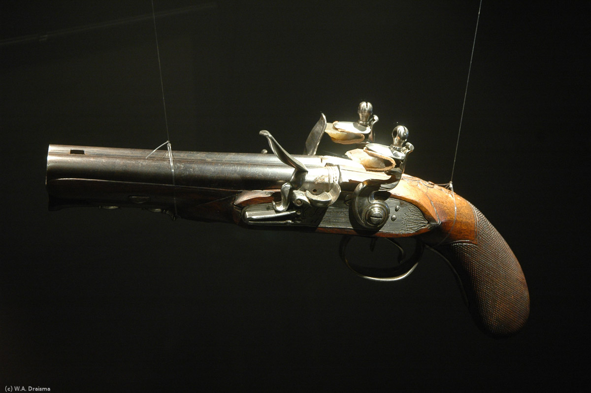 Next to the Arms Hall is the Knights Study. This room contains newer weapons like this pistol but also coats of mail from the beginning of the 14th century.