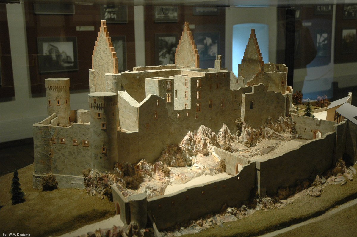 The top floor of the castle has a nice exhibition of old pictures of the castle and some beautifully made scale models of the castle during several stages of its history.