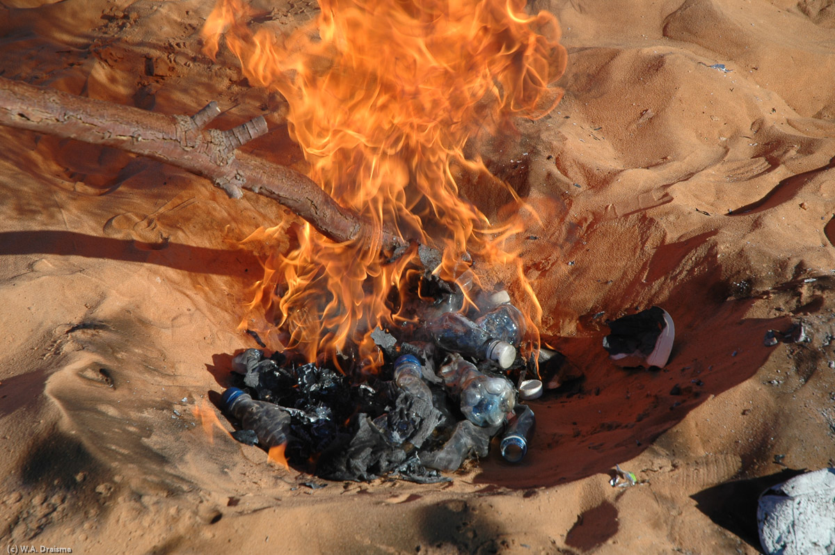 Every morning all the garbage is collected and burned. This reduces the amount of garbage considerably, because most of the garbage consists of plastic waterbottles.