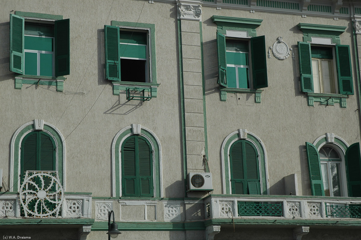 As-Saha al-Kradrah, or Green Square, is the central heart of Tripoli. Until the 1970s, the square was right on the waterfront of the Mediterranean. The main shopping and business streets radiate out from the square and on the western side of Green Square the Assai al-Hamra (Tripoli Castle), the entrance to the old city and the Jamahiriya Museum are located.