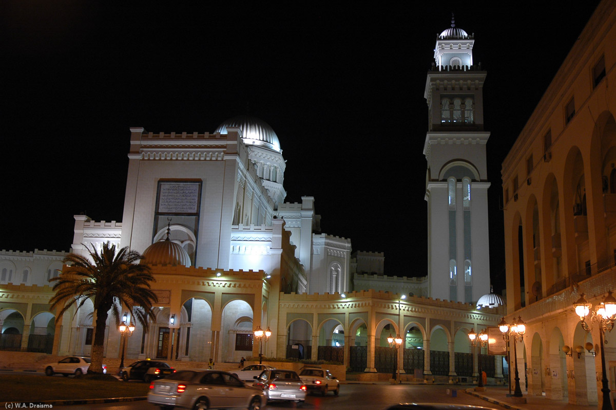 The former Catholic cathedral was built by the Italians in 1928 in neo-Romanesque style. In the days after the revolution, on 19 November 1970, it was converted into a mosque.