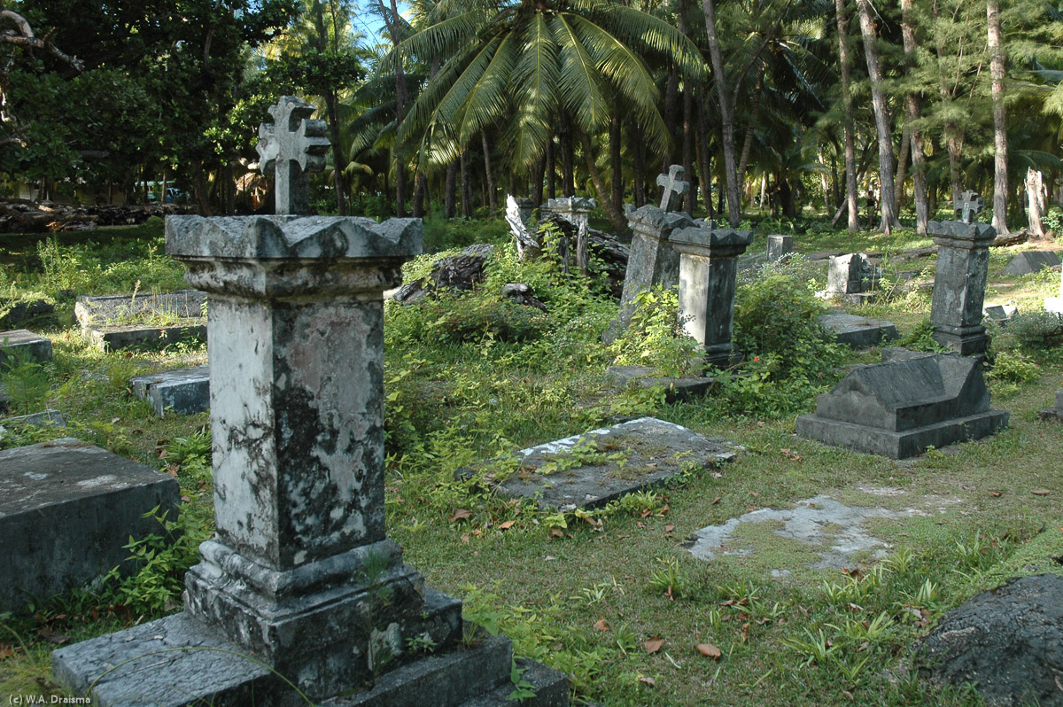 On the grounds of the L'Union Estate there's an old colonial-era graveyard.